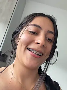 Snapshot of Sophie__Foxxx chatting on 05/16/26, 09:35 Sophie Foxxx online show from 05/16/26, 09:35