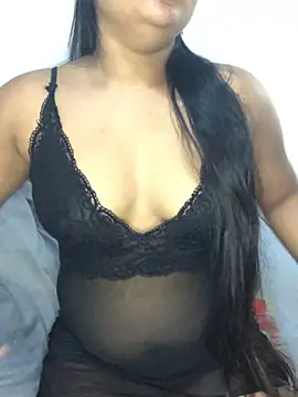 Snapshot of Rose_Olivia chatting on 12/08/24, 02:52 Rose Olivia online show from 12/08/24, 02:52