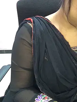 Rose Olivia online show from 02/12/26, 03:51