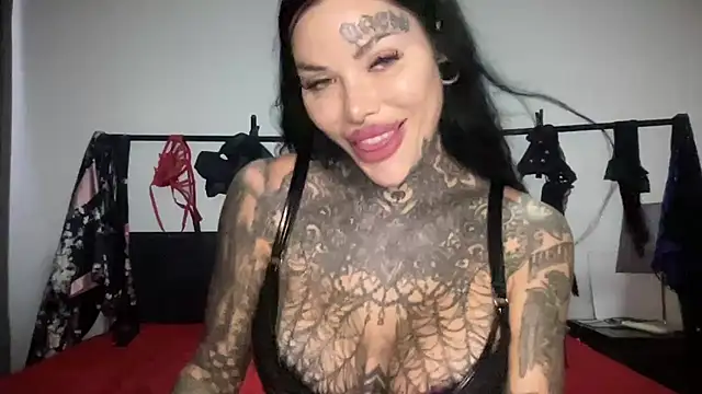 claudiacvc95 online show from 01/15/26, 05:34