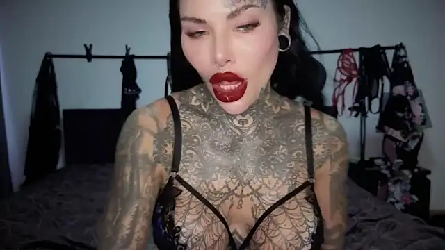 claudiacvc95 online show from 03/11/26, 05:13