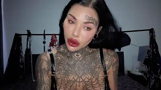 claudiacvc95 online show from 03/20/26, 04:06