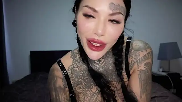 claudiacvc95 online show from 03/22/26, 07:01