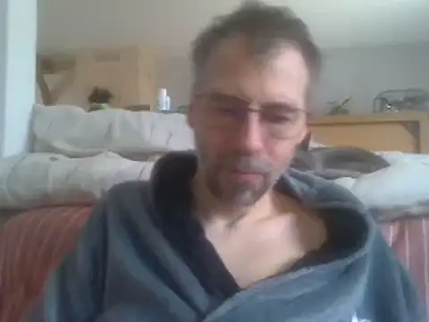 ptitcanard60600 online show from 12/15/24, 01:00