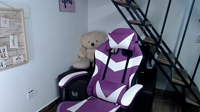 samantha baby  online show from 10/12/25, 04:28