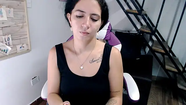 samantha baby  online show from 12/18/25, 05:52