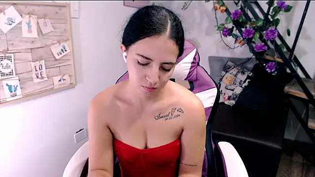 Snapshot of samantha_baby_ chatting on 04/27/26, 02:04 samantha baby online show from 04/27/26, 02:04