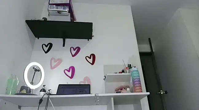 Snapshot of ari_sexy1 chatting on 12/26/24, 01:07 ari sexy1 online show from 12/26/24, 01:07