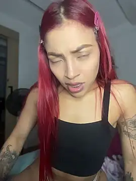 Snapshot of ari_sexy1 chatting on 05/18/26, 04:07 ari sexy1 online show from 05/18/26, 04:07