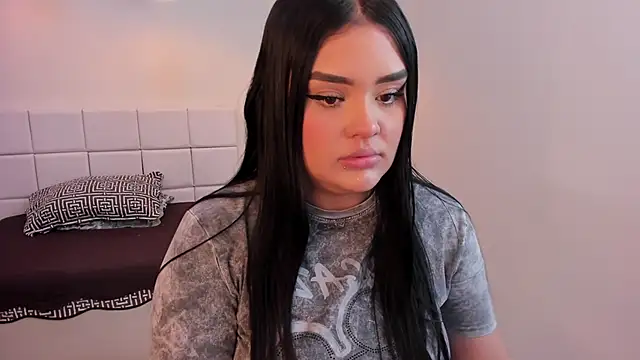 martinasaez online show from 11/26/25, 01:12