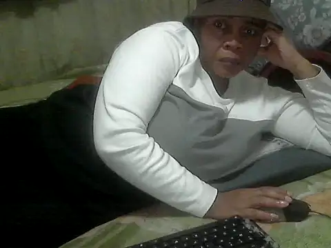 Snapshot of BLACKMILF4U chatting on 06/09/26, 04:51 BLACKMILF4U online show from 06/09/26, 04:51