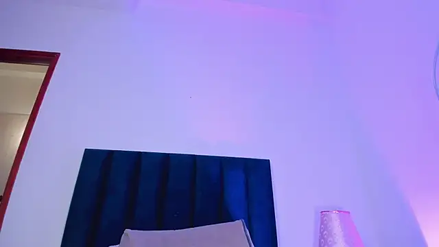 NoraDasilva online show from 01/17/25, 03:45