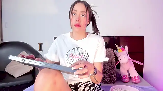 NoraDasilva online show from 01/19/25, 12:28