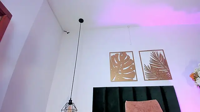 NoraDasilva online show from 02/12/25, 12:27