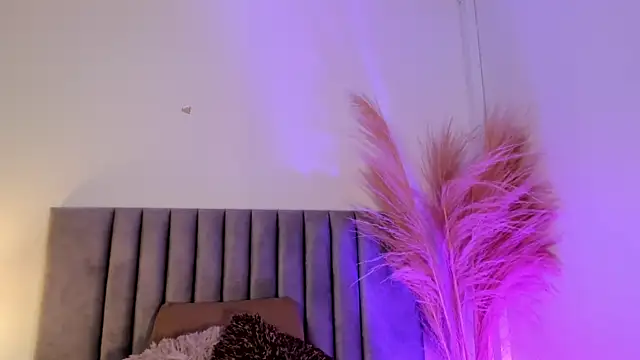 NoraDasilva online show from 03/08/25, 12:33