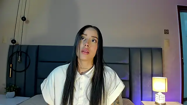 NoraDasilva online show from 09/25/25, 12:58