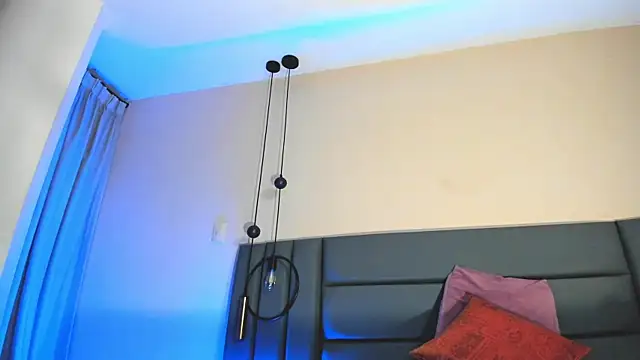 NoraDasilva online show from 11/08/25, 11:14