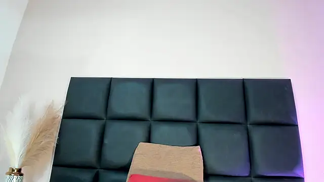 NoraDasilva online show from 11/14/25, 12:42