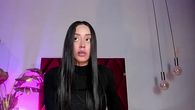 NoraDasilva online show from 12/17/25, 12:38