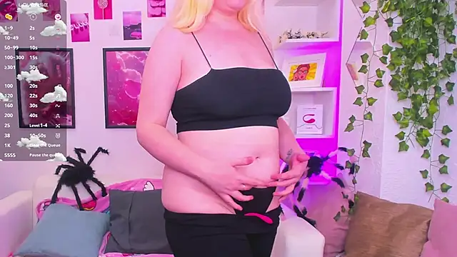 art lovee online show from 11/08/25, 01:17