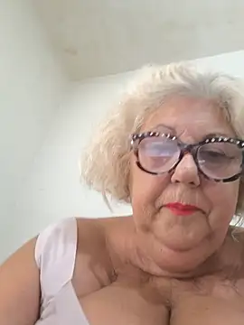 Snapshot of Merilulla chatting on 06/23/26, 01:42 Merilulla online show from 06/23/26, 01:42