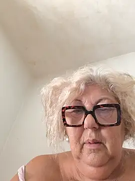 Snapshot of Merilulla chatting on 07/09/26, 10:19 Merilulla online show from 07/09/26, 10:19