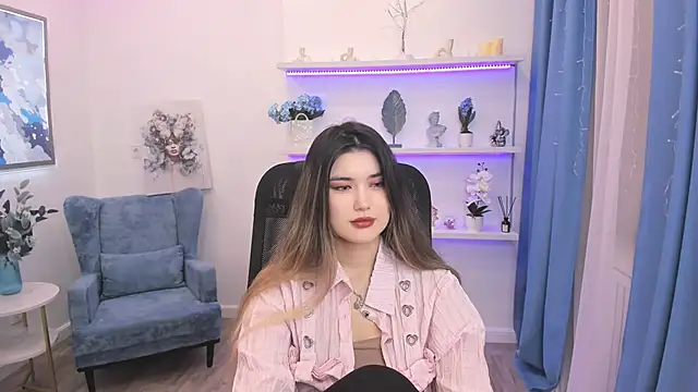 AnneTLi online show from 01/13/26, 03:34