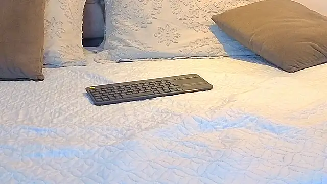 KeryHillson online show from 11/10/25, 11:53