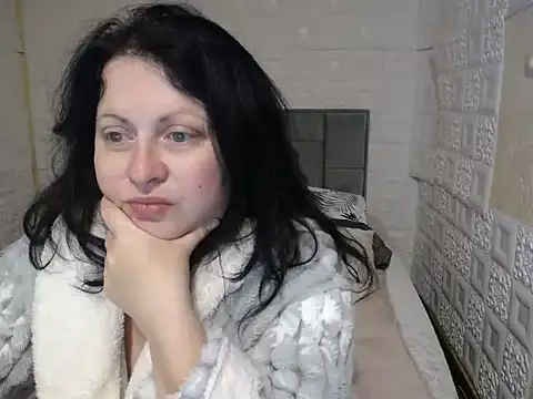 Lillian2 online show from 12/02/24, 07:36