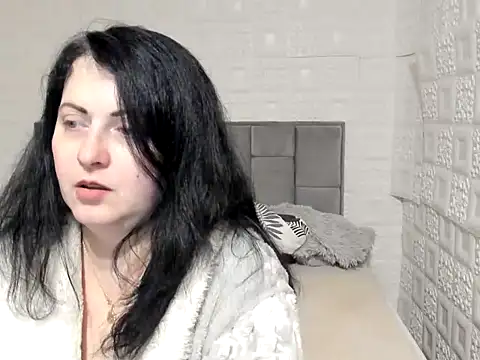 Lillian2 online show from 02/16/25, 10:10