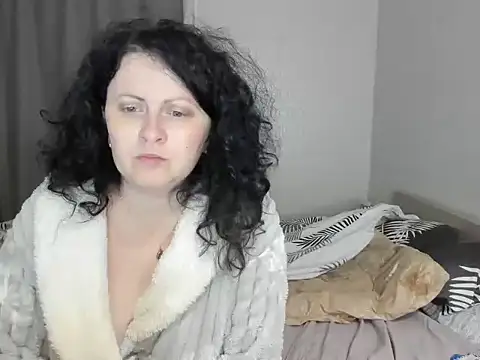 Lillian2 online show from 09/28/25, 02:50