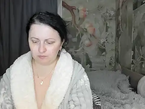 Lillian2 online show from 10/11/25, 09:13