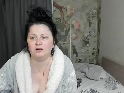 Lillian2 online show from 05/25/26, 08:09