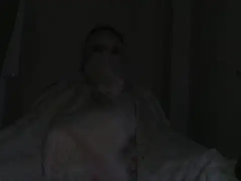 Snapshot of maxstelll chatting on 03/03/26, 04:18 maxstelll online show from 03/03/26, 04:18