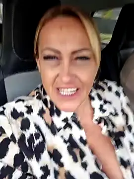 Isabellaa04 online show from 09/24/25, 07:01