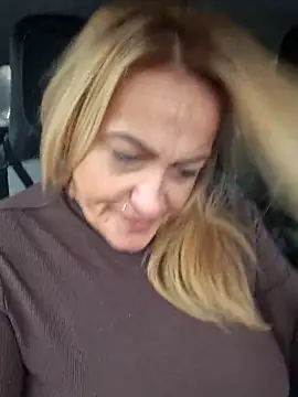 Isabellaa04 online show from 02/11/26, 09:03