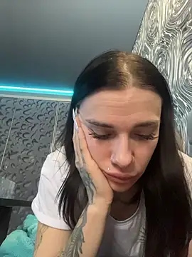 Queen of pain online show from 02/02/26, 07:07