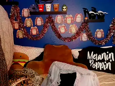 Snapshot of aliviab chatting on 12/24/24, 11:17 aliviab online show from 12/24/24, 11:17