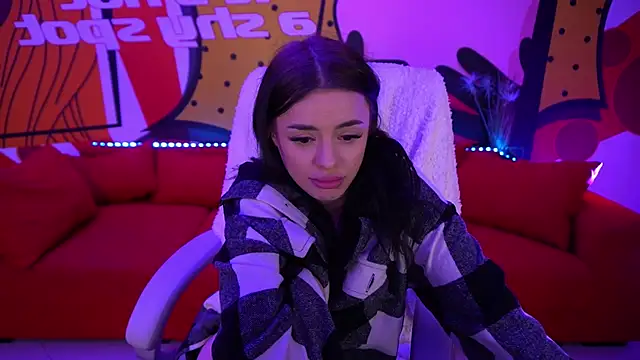 Daenerys Daenn online show from 01/04/25, 07:23