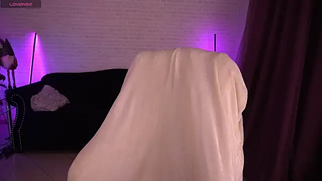 Daenerys Daenn online show from 01/14/25, 07:48