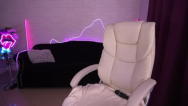 Daenerys Daenn online show from 09/20/25, 07:42