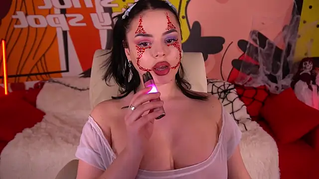 Daenerys Daenn online show from 10/31/25, 10:49