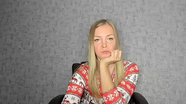 Snapshot of iam_Venus chatting on 12/18/25, 02:45 iam Venus online show from 12/18/25, 02:45