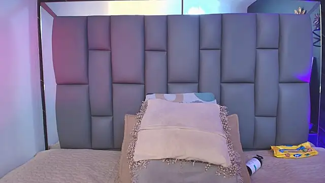  MiaBrown  online show from 10/03/25, 12:02