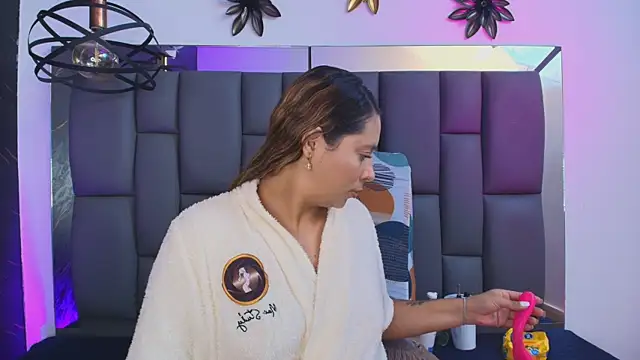  MiaBrown  online show from 01/11/26, 12:10