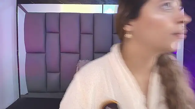  MiaBrown  online show from 02/05/26, 12:10