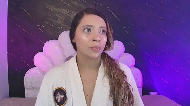  MiaBrown  online show from 05/04/26, 12:12