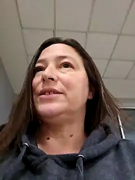 Snapshot of angelbaby1998 chatting on 12/23/24, 03:18 angelbaby1998 online show from 12/23/24, 03:18