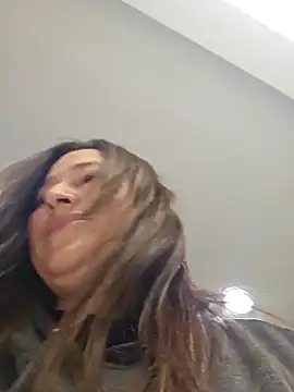 Snapshot of angelbaby1998 chatting on 01/05/25, 07:17 angelbaby1998 online show from 01/05/25, 07:17