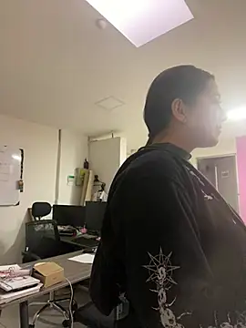 Nicollemays online show from 02/24/25, 12:05